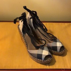 Burberry wedge heel shoes